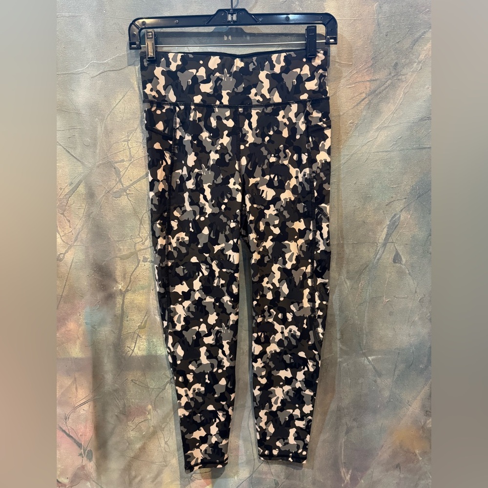 ❤ SWEATY BETTY “The Zero Gravity” 7/8 Leggings - S - Multi-Color - NWOT